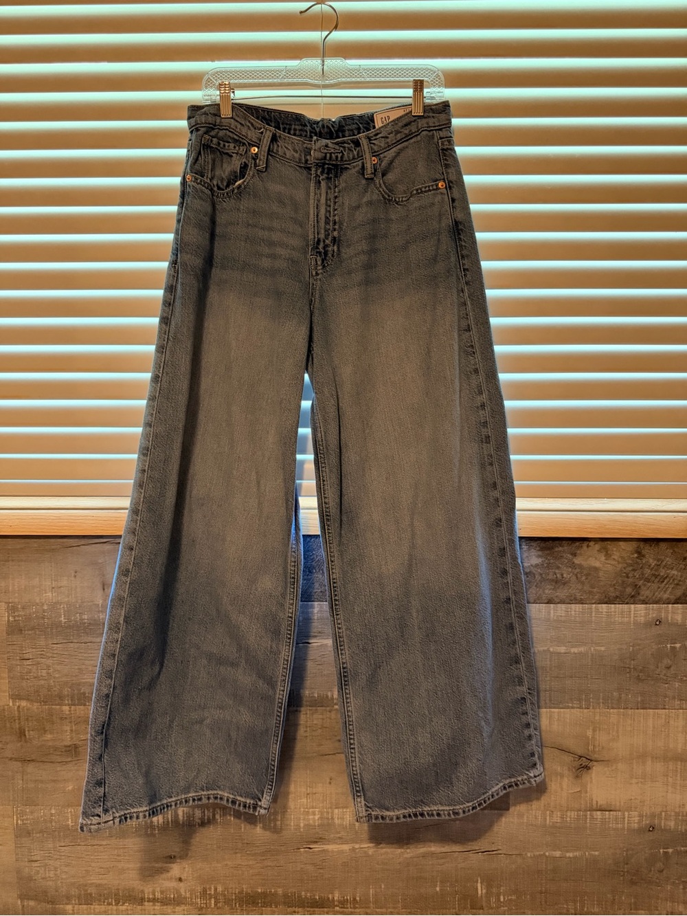 Gap Mid-Rise Wide Leg Women’s Jeans in Faded Blue